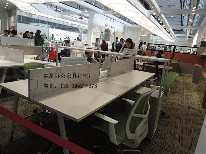 辦公屏風(fēng)展廳是什么樣的 辦公屏風(fēng)展廳是什么樣的